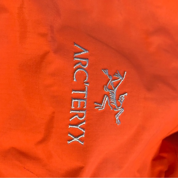 Arc'teryx Women's Gortex Jacket - Bright Orange - Picture 8 of 9